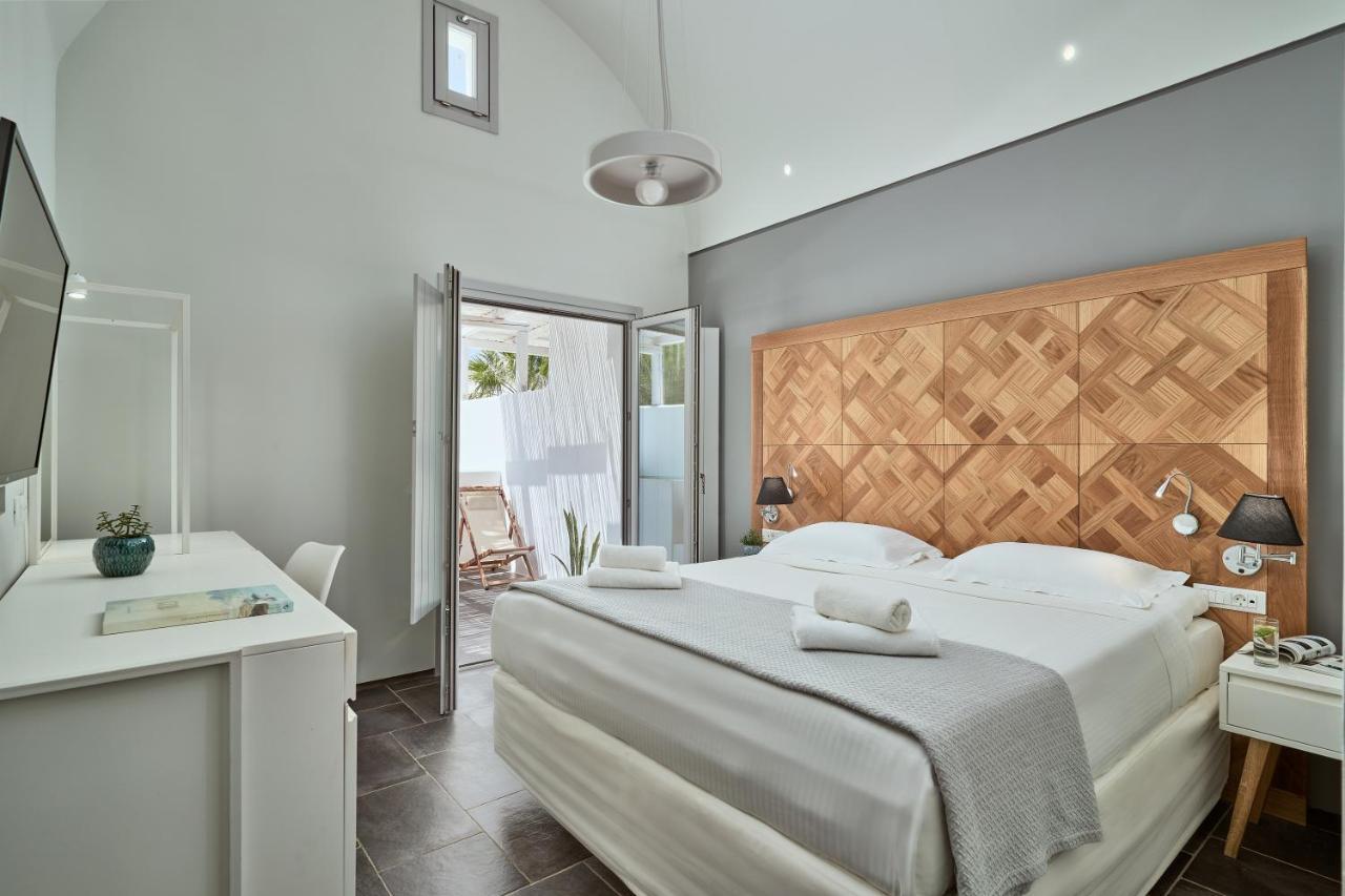 Meltemi Excelsior Suites Perissa  Exterior photo